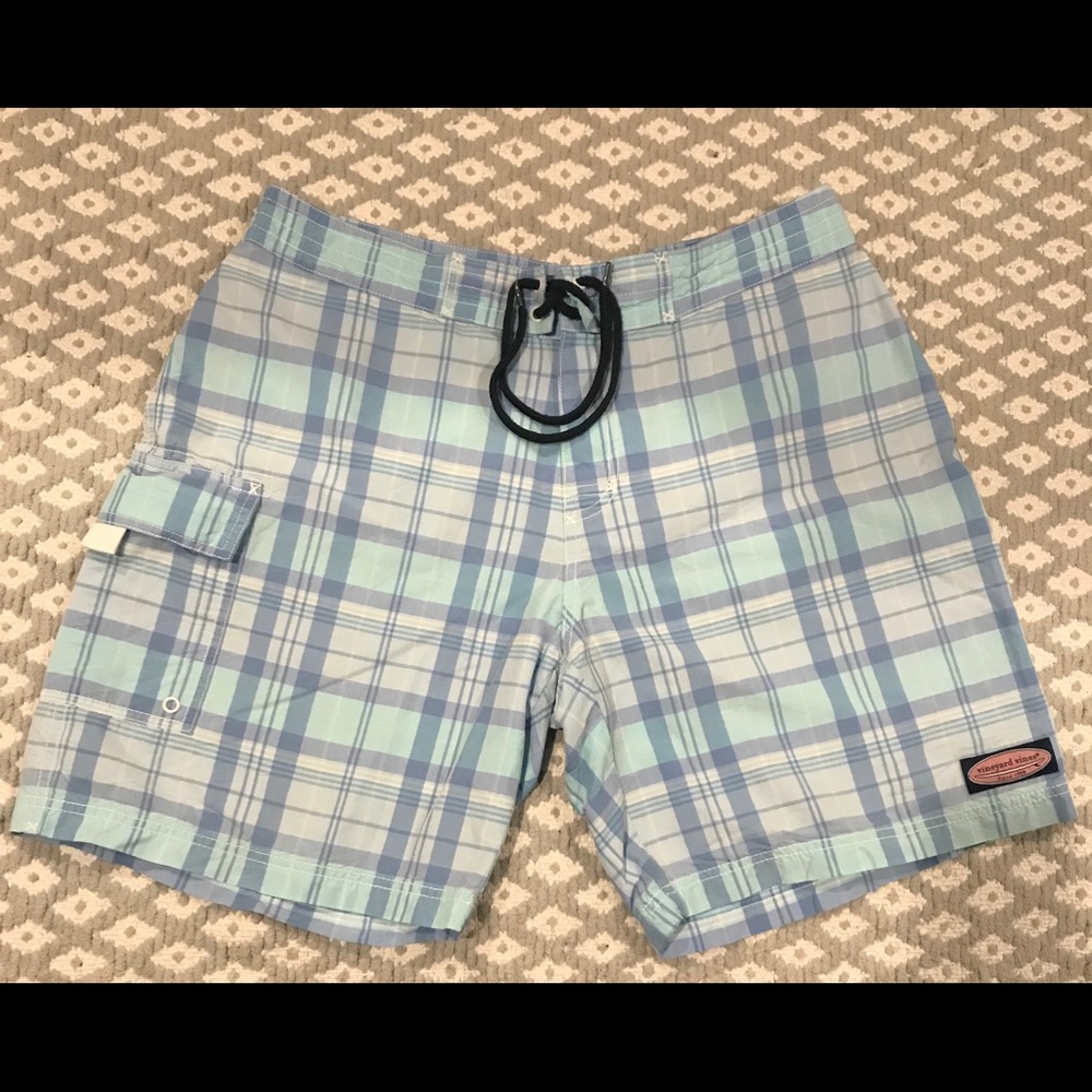 Vineyard Vines Men’s plaid Board Shorts Size 32